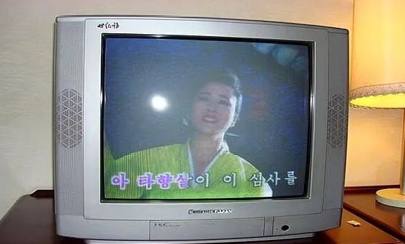 New Year in the 80s and 90s: The Black-and-White TV We Couldn’t Celebrate Without — Do You Remember Yours?