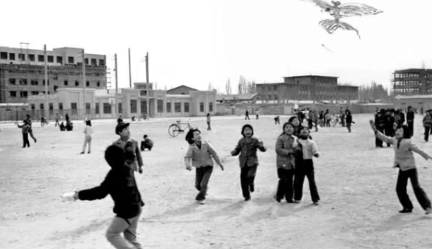 Back to 1985: Forty Years in Pear City’s Memory”